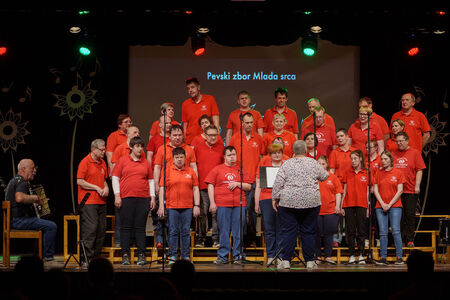 Srečanje otroških in mladinskih pevskih zborov, Naše pesmi naj donijo (3)